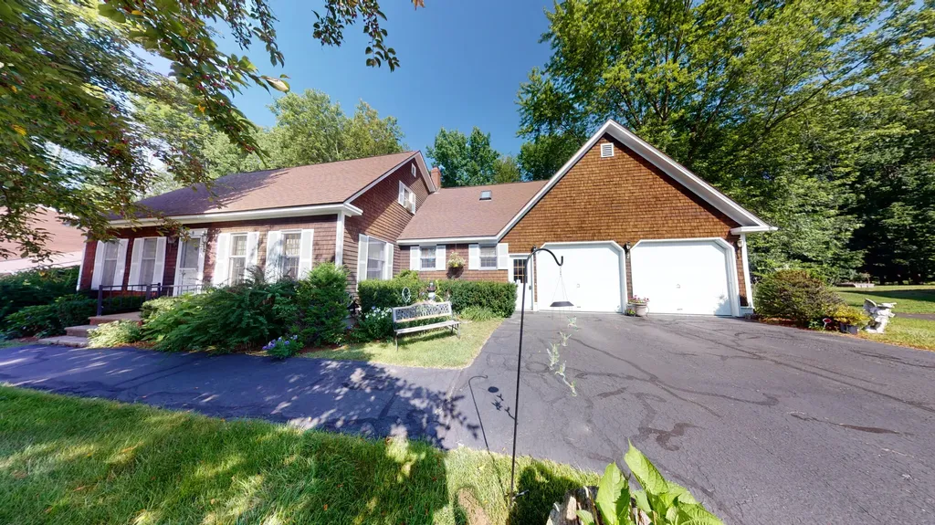 8 Kensington Terrace Lewiston ME 04240