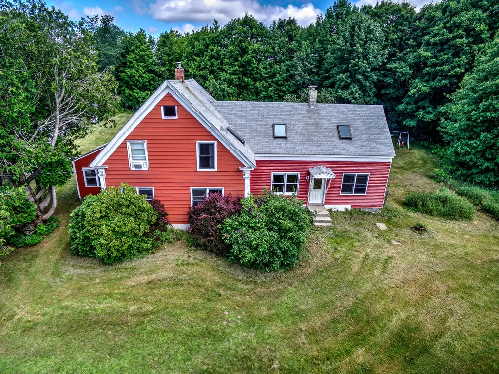 209 Andrews Road Wales ME 04280