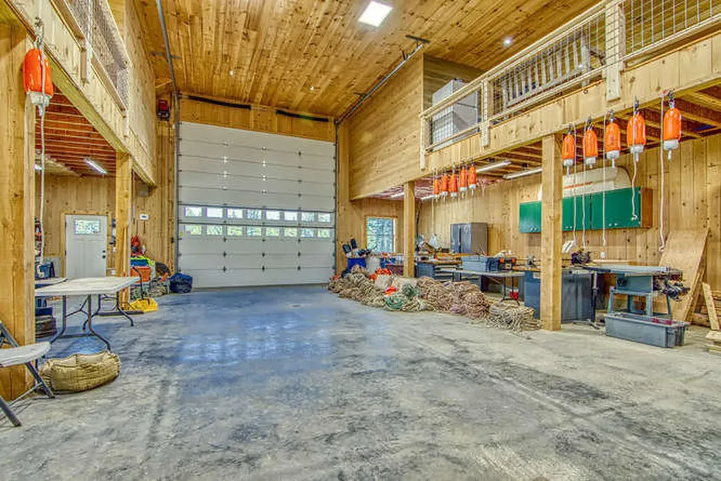 614-A Oceanville Road Stonington ME 04681
