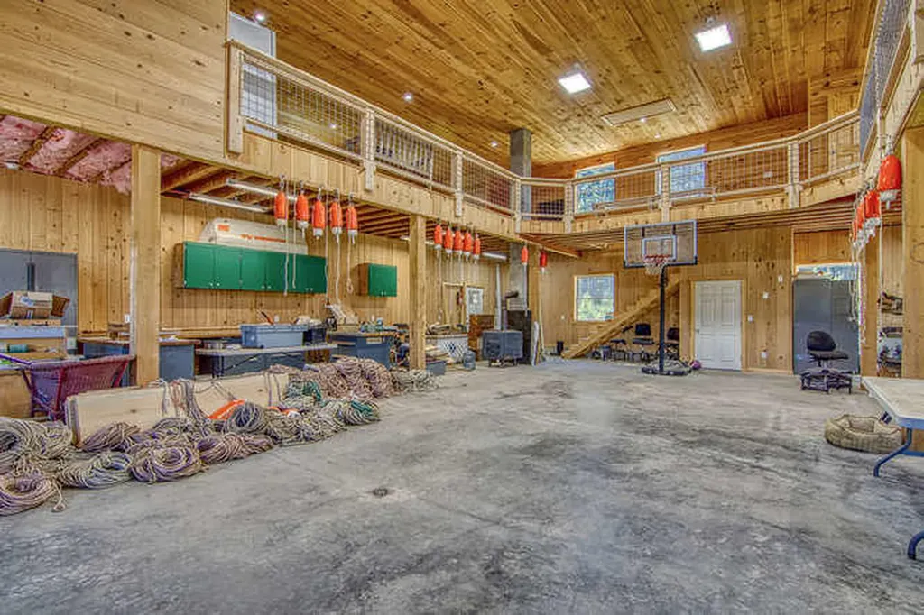 614-A Oceanville Road Stonington ME 04681
