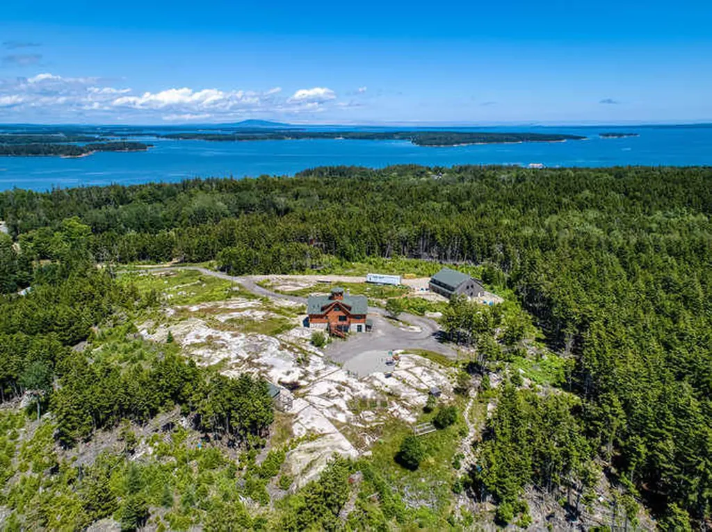 614-A Oceanville Road Stonington ME 04681