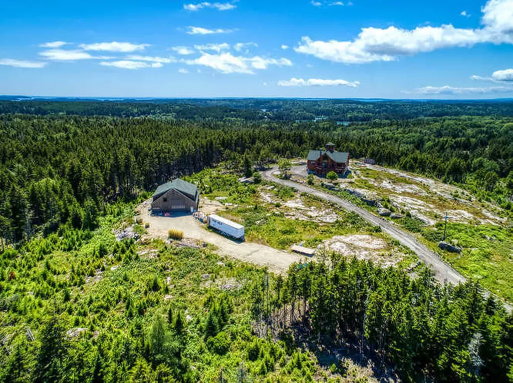 614-A Oceanville Road Stonington ME 04681