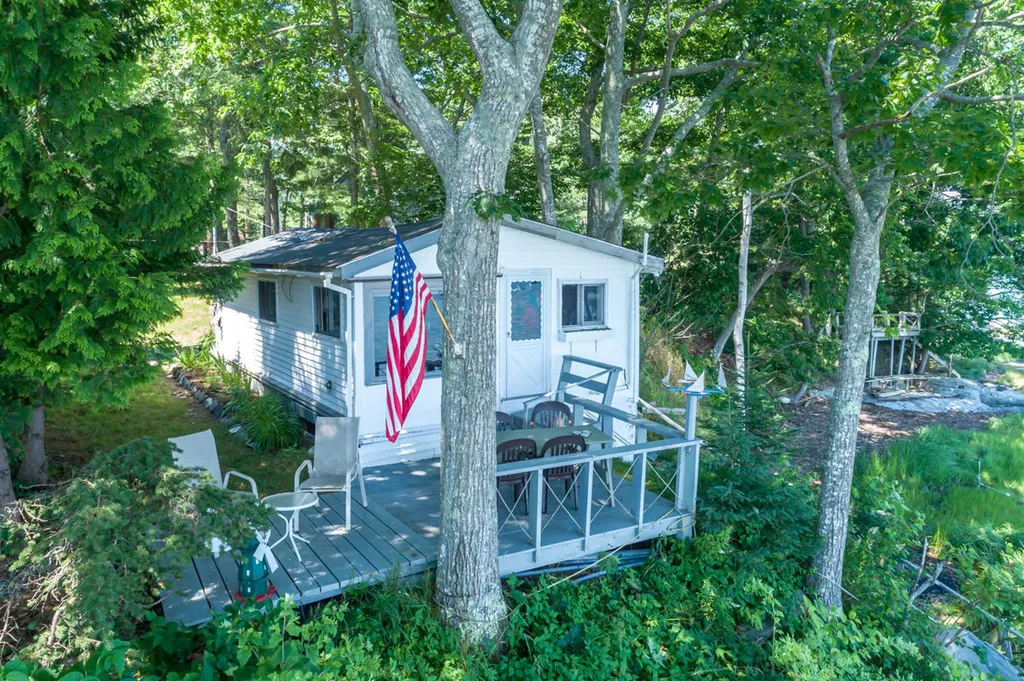 122 Maquoit Drive Freeport ME 04032