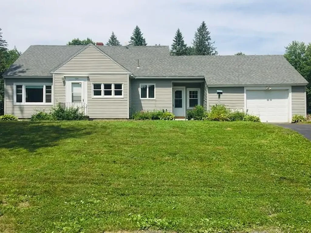 104 E Bates Street Auburn ME 04210