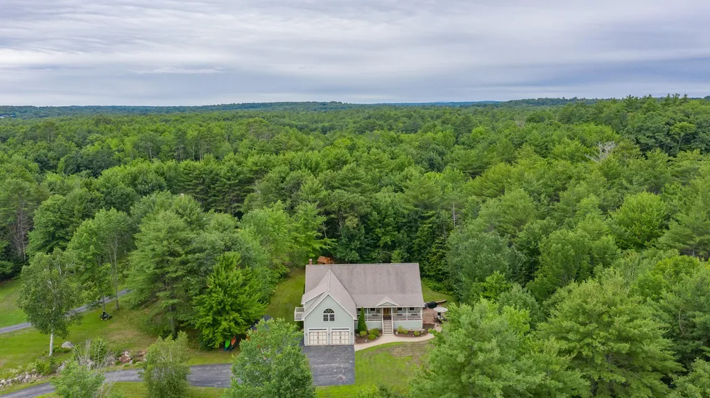 18 Bowdens Way Windham ME 04062