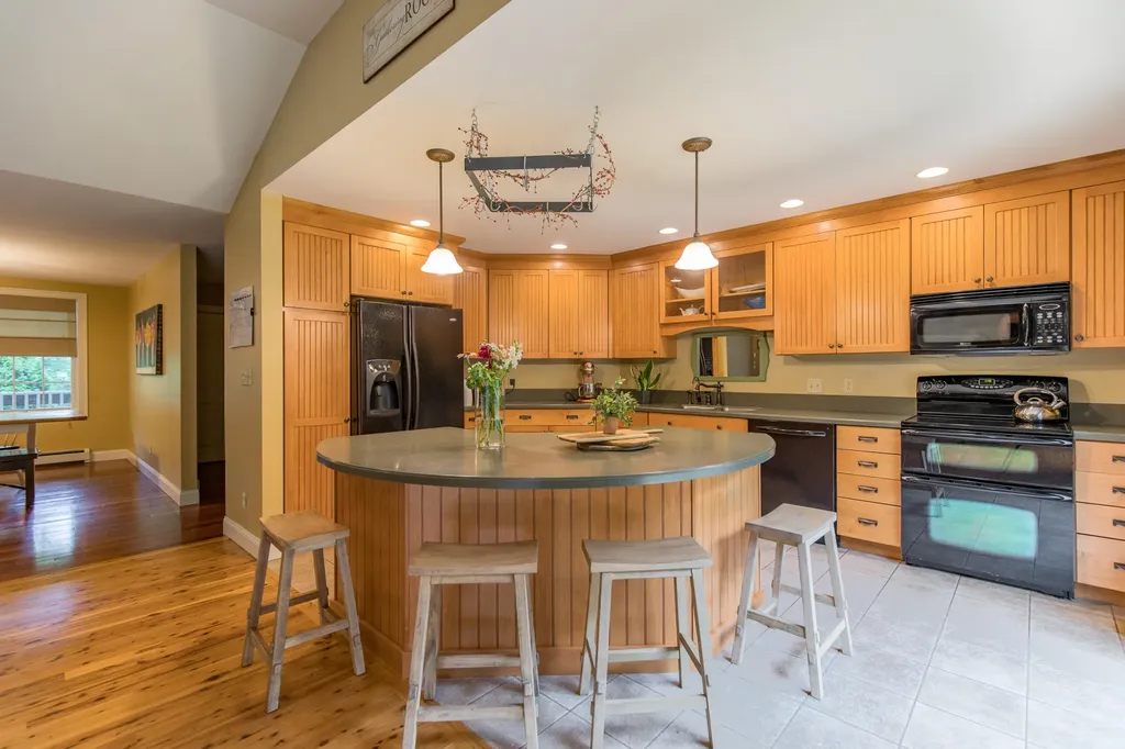 18 Bowdens Way Windham ME 04062