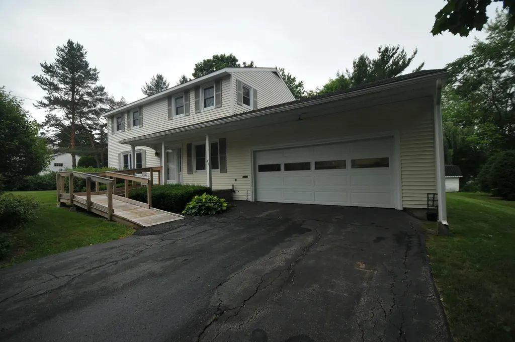 43 Longmeadow Drive Brewer ME 04412