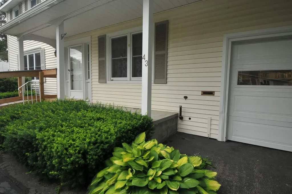 43 Longmeadow Drive Brewer ME 04412