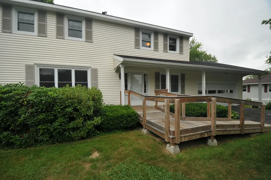43 Longmeadow Drive Brewer ME 04412