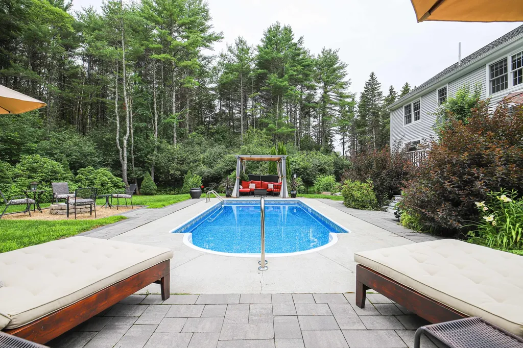 1 Lincoln Farms Road Falmouth ME 04105