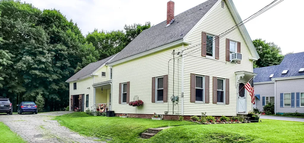 28 Sheldon Street Farmingdale ME 04344