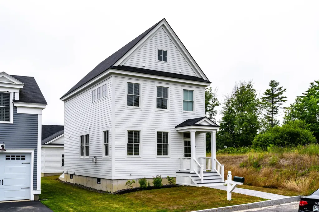 8 Richards Way Scarborough ME 04074