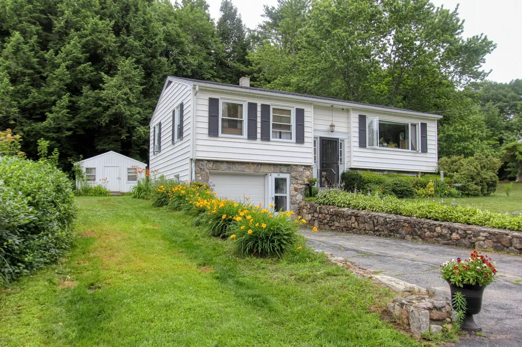 11 Peter Boulevard Lewiston ME 04240