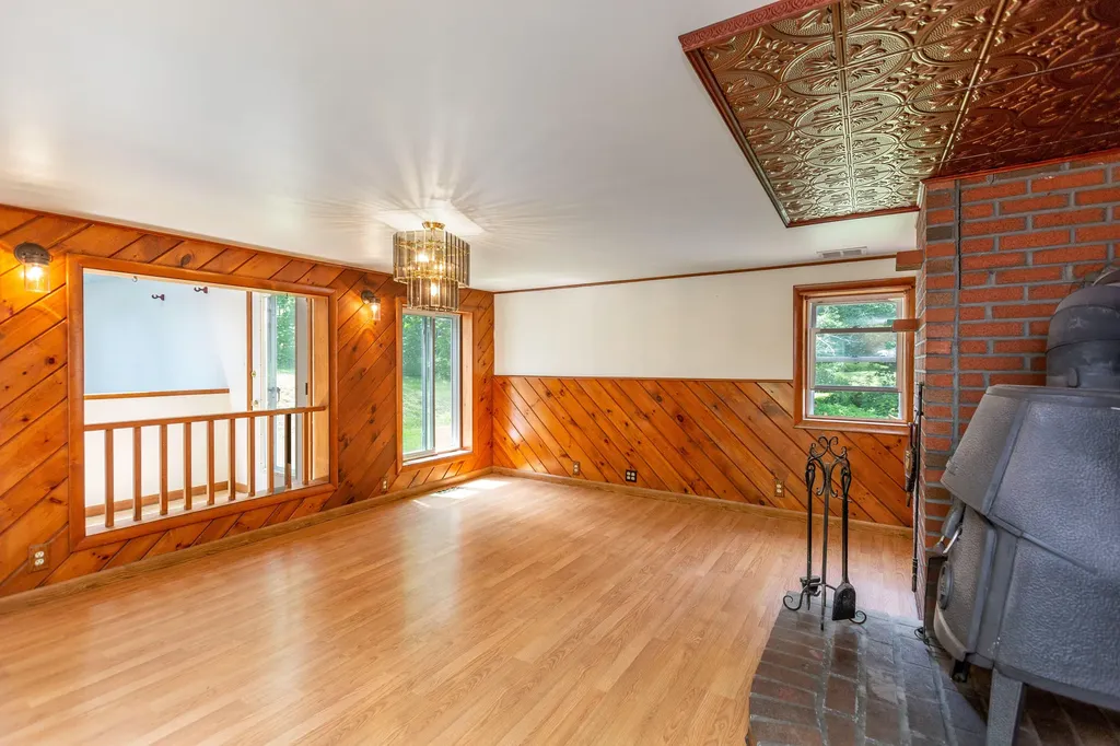 174 Federal Street Wiscasset ME 04578