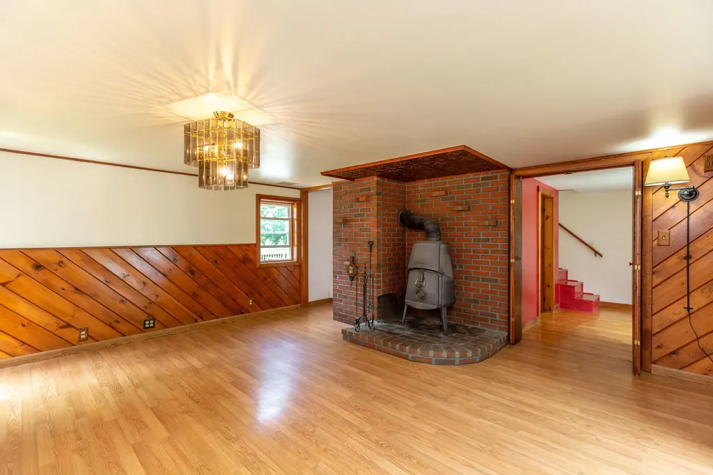 174 Federal Street Wiscasset ME 04578