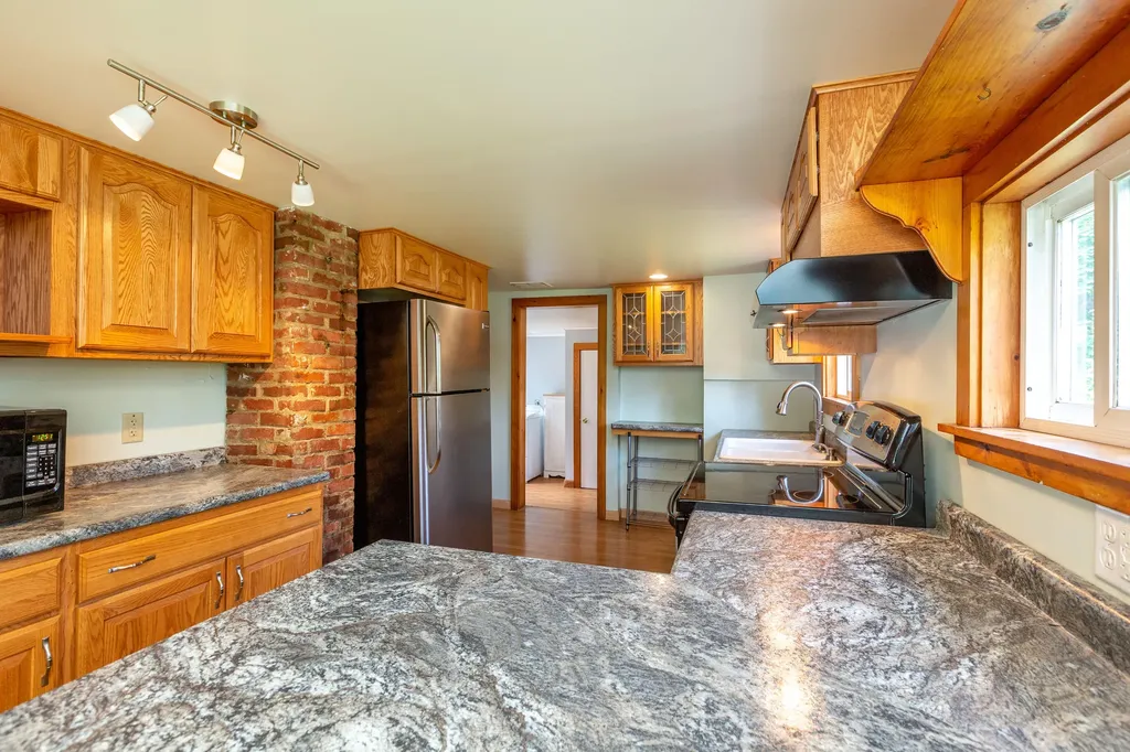 174 Federal Street Wiscasset ME 04578