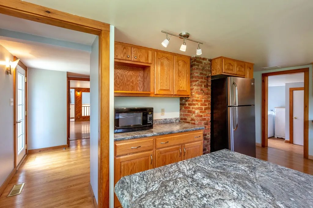 174 Federal Street Wiscasset ME 04578
