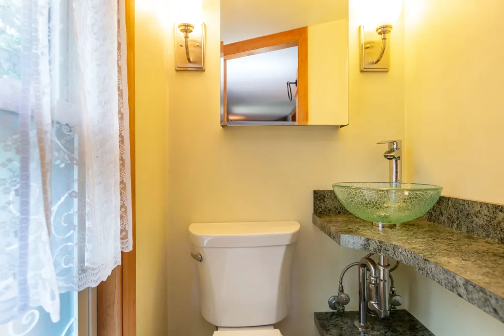 174 Federal Street Wiscasset ME 04578