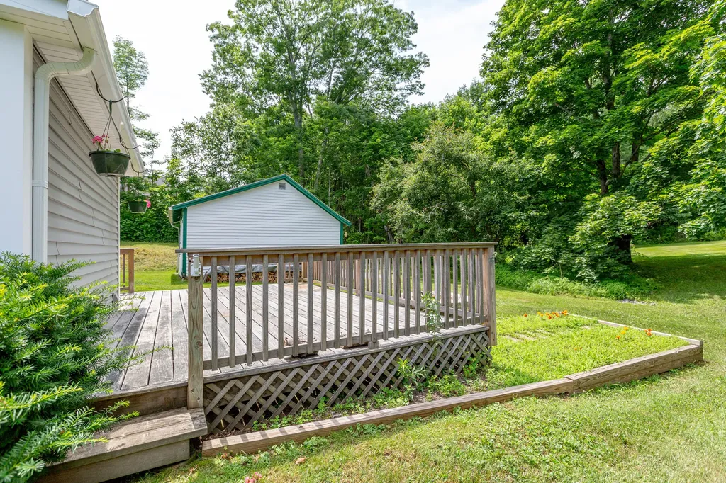 174 Federal Street Wiscasset ME 04578