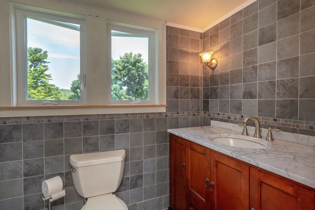 174 Federal Street Wiscasset ME 04578