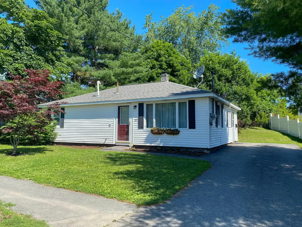 105 Falvey Street Bangor ME 04401