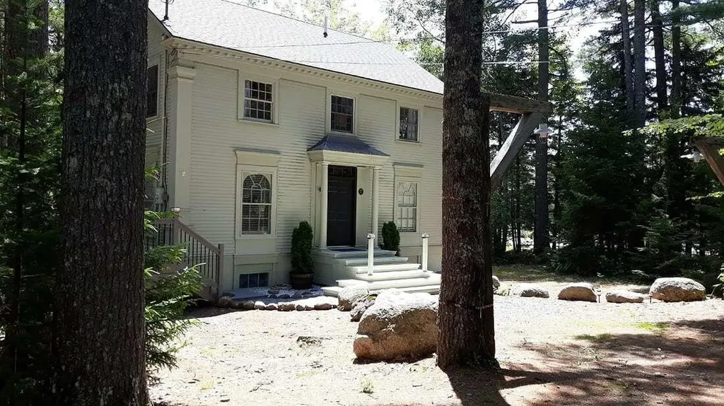 3 Settlers Drive Hancock ME 04640