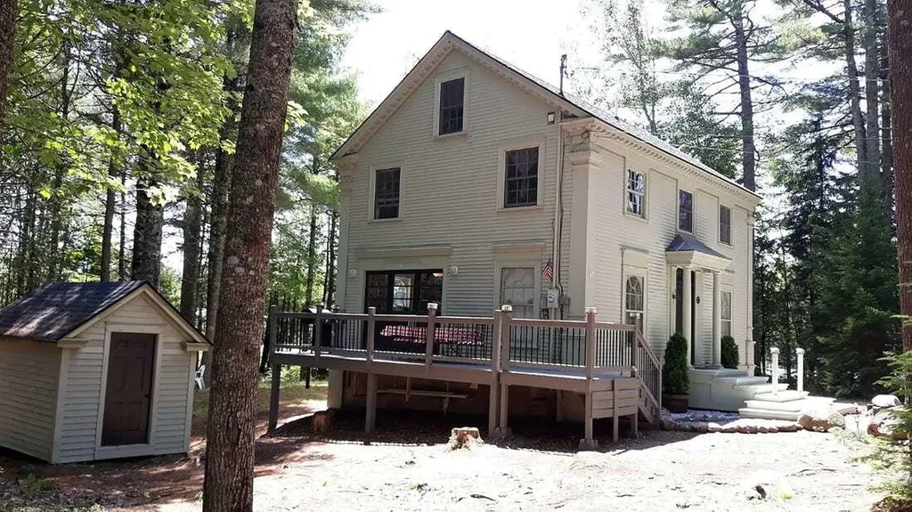 3 Settlers Drive Hancock ME 04640