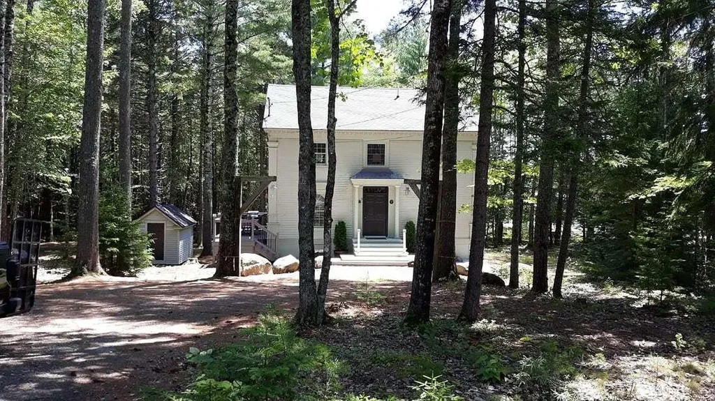 3 Settlers Drive Hancock ME 04640
