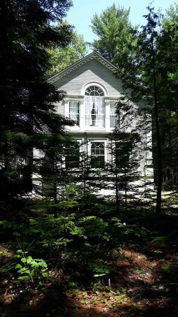 3 Settlers Drive Hancock ME 04640