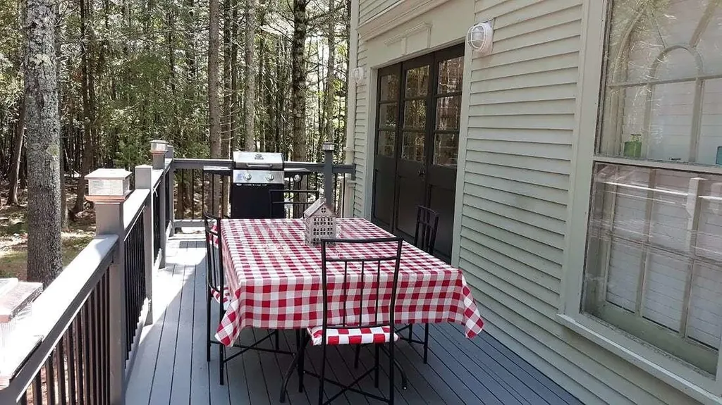 3 Settlers Drive Hancock ME 04640