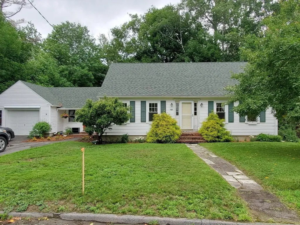 135 Eastmont Square Farmington ME 04938