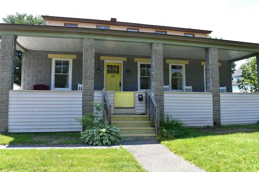 206 Highland Avenue Millinocket ME 04462