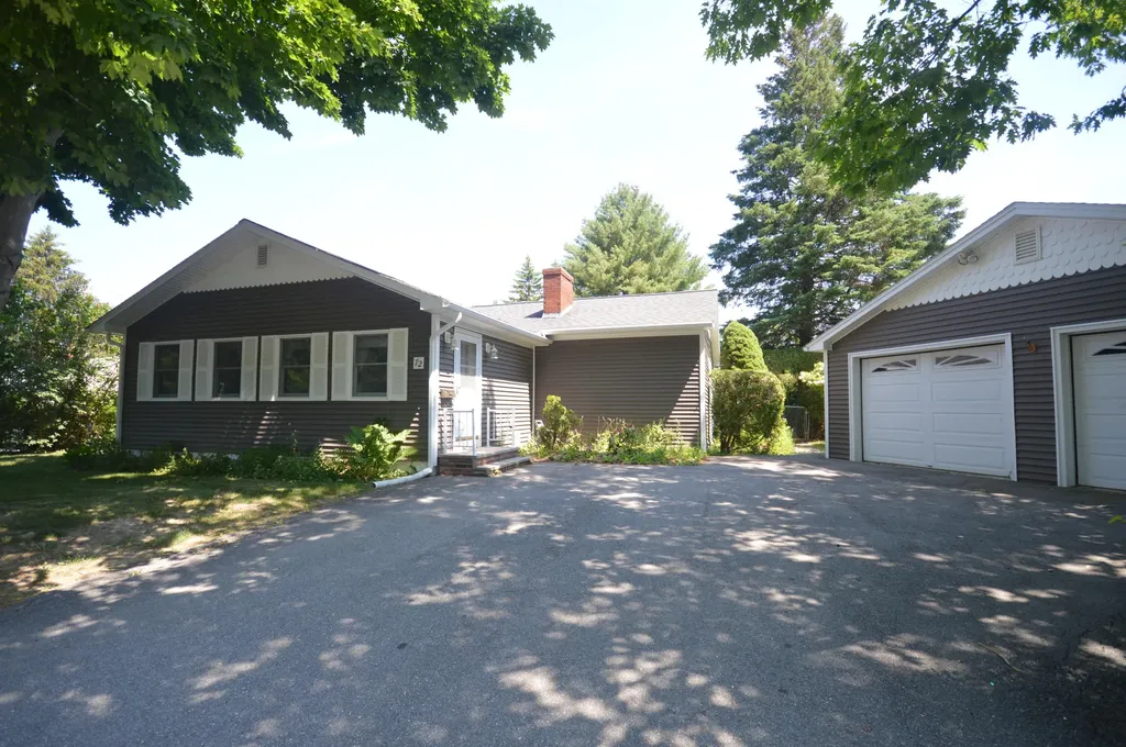 72 Edgewood Drive Brewer ME 04412