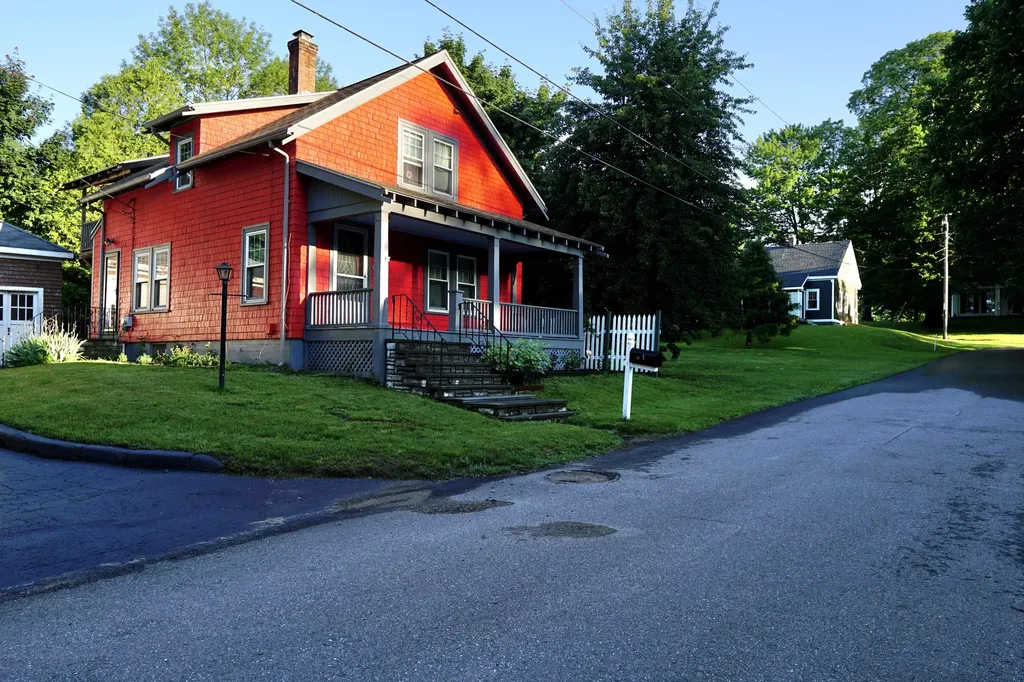 12 Elm Street Thomaston ME 04861