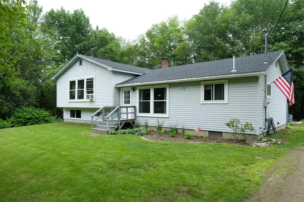 185 Liberty Road Washington ME 04574