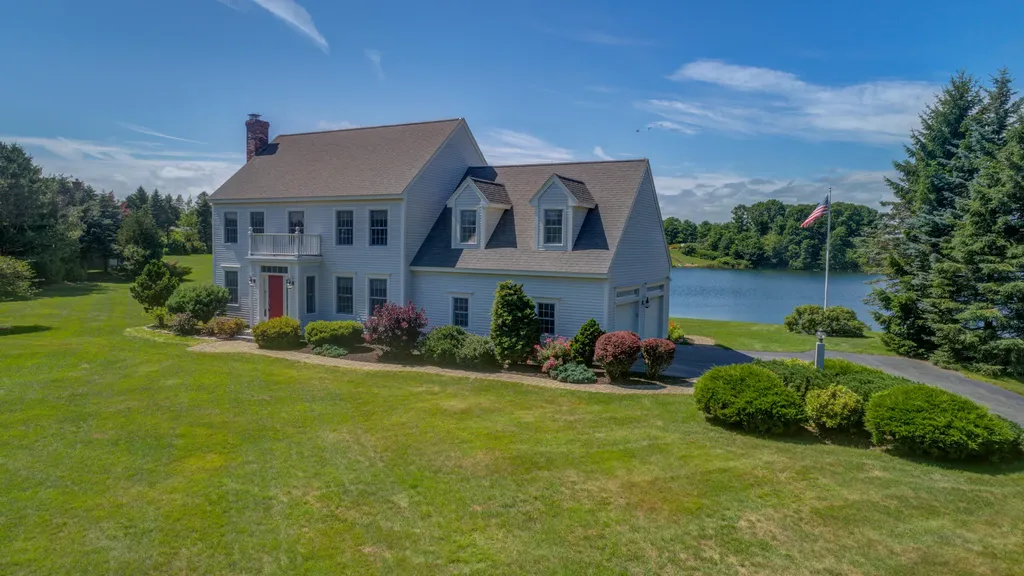 14 Clearwater Drive Scarborough ME 04074