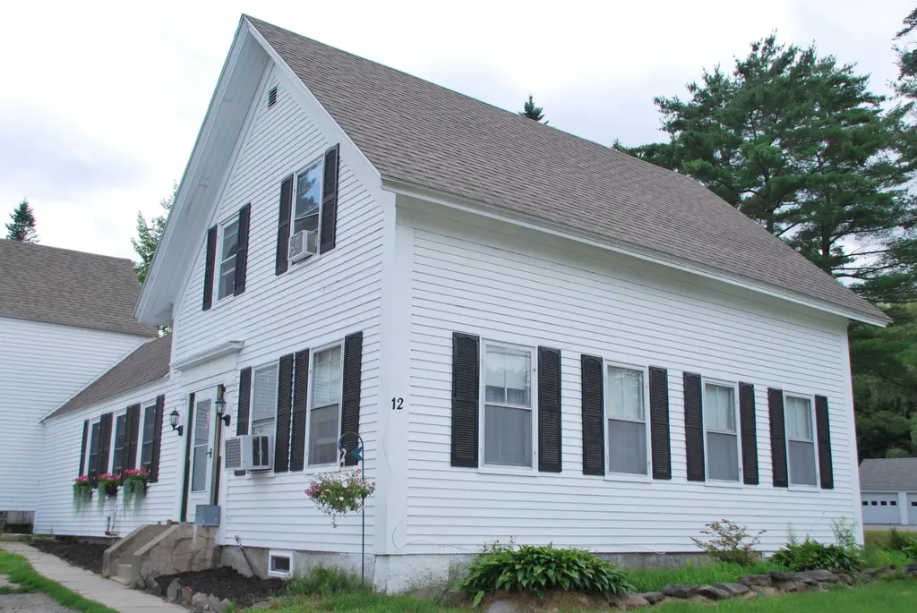 12 High Street Winthrop ME 04364