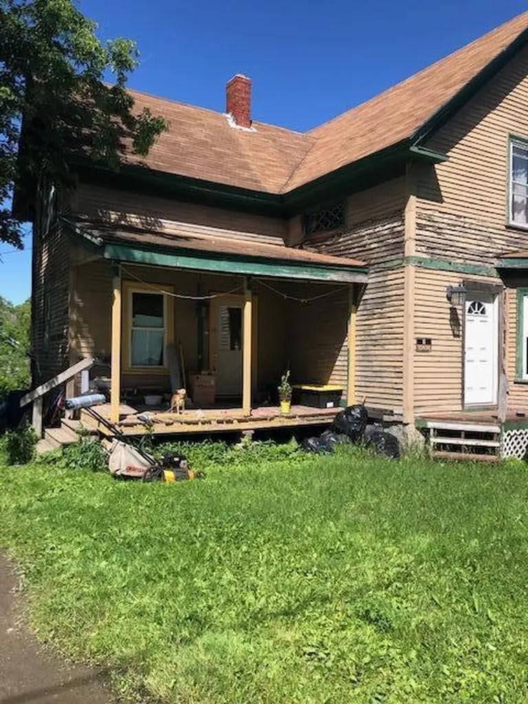 110 Commercial Street Hartland ME 04943