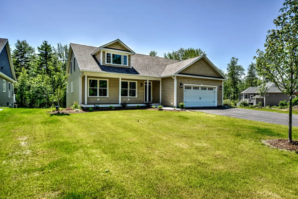 36 Beacon Drive Brunswick ME 04011