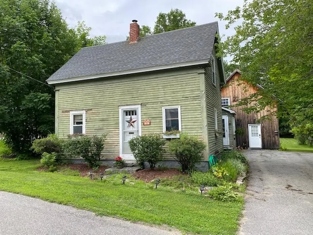 21 High Street Oakland ME 04963