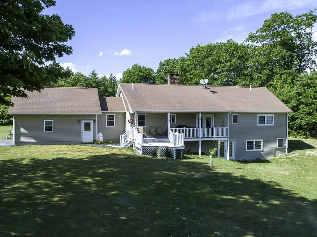 31 Parks Road Richmond ME 04357