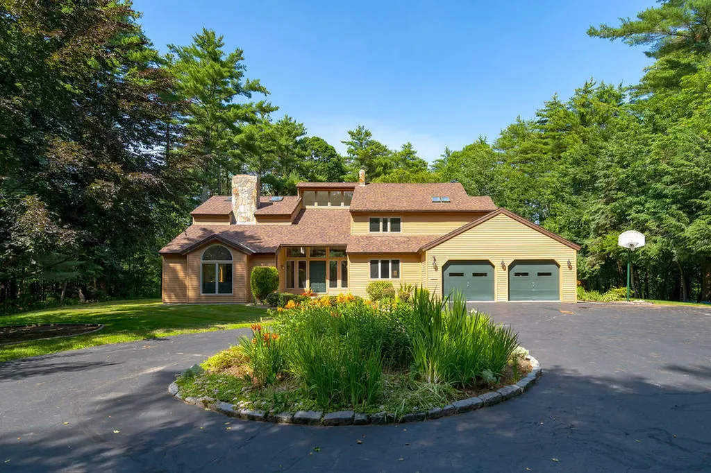 72 Stroudwater Road Portland ME 04102