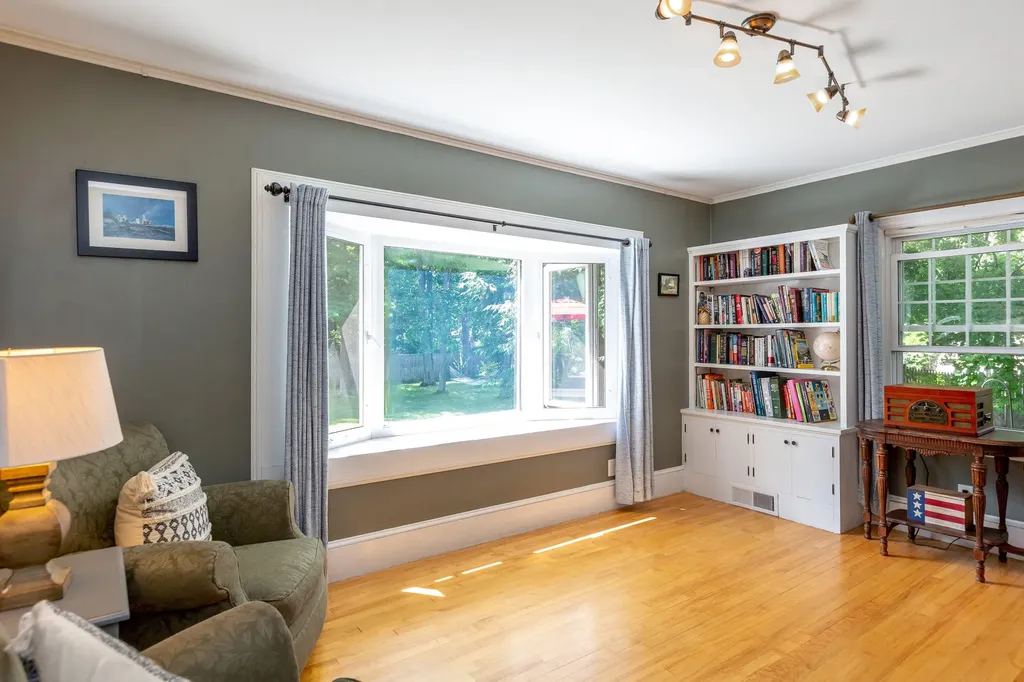 57 Mckeen Street Brunswick ME 04011