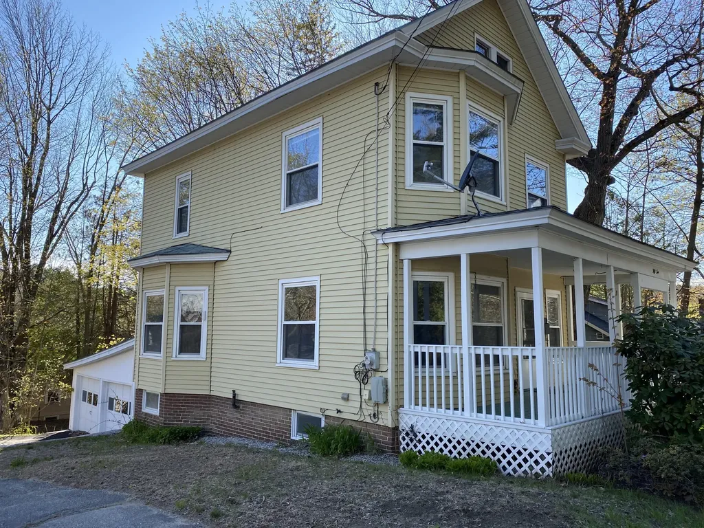 52 Lake Street Auburn ME 04210