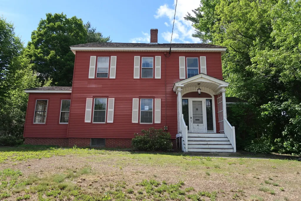 40 Fairfield Street Oakland ME 04963