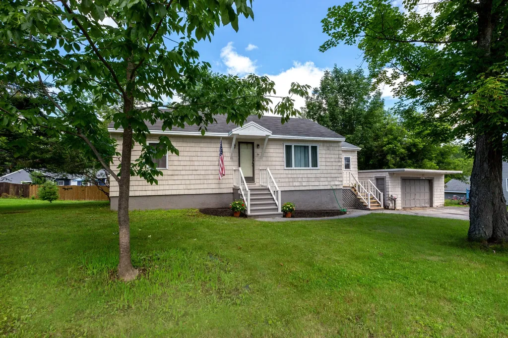 38 Louise Street Auburn ME 04210