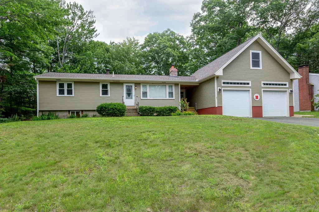 67 Mallett Drive Topsham ME 04086