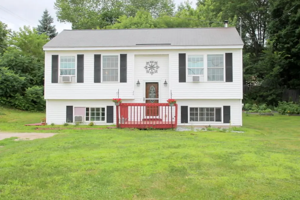 26 Jeffrey Street Lewiston ME 04240