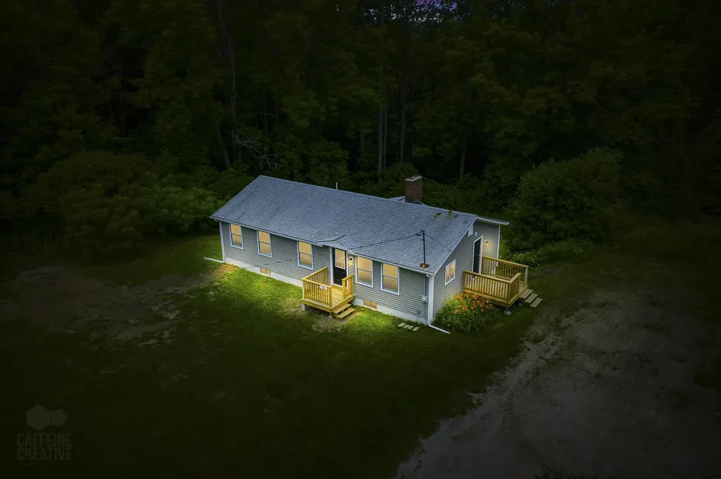 729 Middle Road Dresden ME 04342