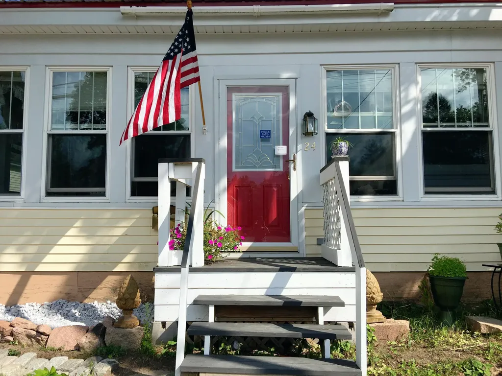 24 Franklin Street Calais ME 04619